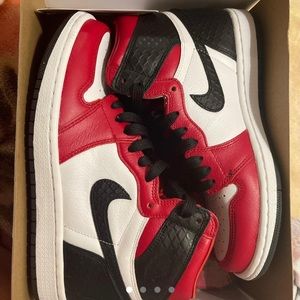 Authentic Air Jordan 1 Retro High OG “Satin Red” women’s sneakers 2020